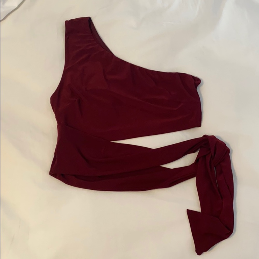One shoulder crop top